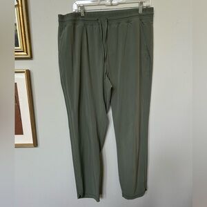 Gap joggers size large - performance fabric